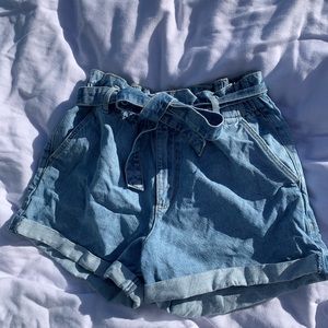 Garage Paper Bag Mom shorts